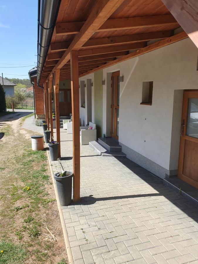 Apartments Sarika Dlha Ves Exterior photo